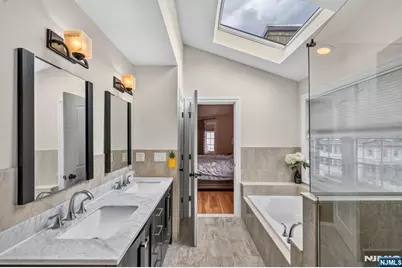 809 Edgewood Lane, Fort Lee, NJ 07024 - Photo 26