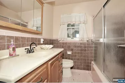 678 Oakley Place, Oradell, NJ 07649 - Photo 18