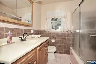 678 Oakley Pl, Oradell, NJ 07649 - Photo 18