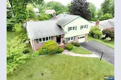 678 Oakley Place, Oradell, NJ 07649 - Photo 2