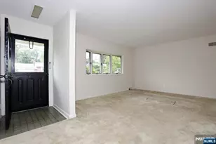 678 Oakley Pl, Oradell, NJ 07649 - Photo 4