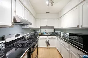 9 New Bedford Road G, West Milford, NJ 07480 - Photo 10