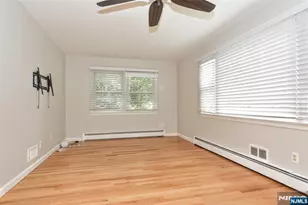 362 Cornell St, Wyckoff Township, NJ 07481 - Photo 4
