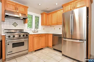 362 Cornell St, Wyckoff Township, NJ 07481 - Photo 10