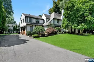 512 Warwick Ave, Teaneck Township, NJ 07666 - Photo 2