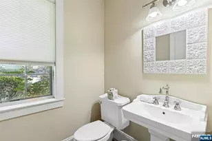 512 Warwick Ave, Teaneck Township, NJ 07666 - Photo 24