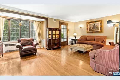 512 Warwick Avenue, Teaneck Township, NJ 07666 - Photo 4