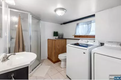 379 Kingsland Avenue, Lyndhurst Township, NJ 07071 - Photo 20
