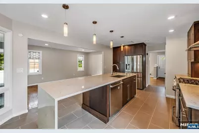 45 Jay Drive, Paramus, NJ 07652 - Photo 16