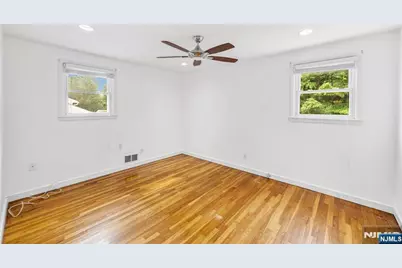 45 Jay Drive, Paramus, NJ 07652 - Photo 26