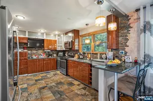 31-07 Garfield Pl, Fair Lawn, NJ 07410 - Photo 4