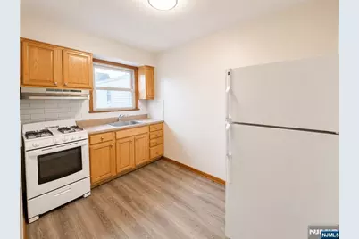 40 Stuyvesant Avenue 4 #4, Lyndhurst Township, NJ 07071 - Photo 10