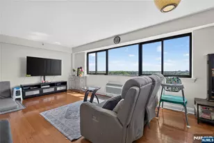 60 Parkway Dr 10C, East Orange, NJ 07017 - Photo 4