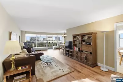 2077 Center 9A #9A, Fort Lee, NJ 07024 - Photo 4