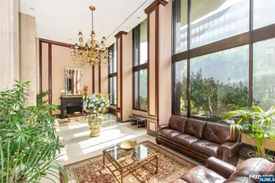 2077 Center 9A #9A, Fort Lee, NJ 07024 - Photo 2