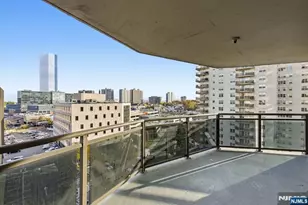 2077 Center 9A, Fort Lee, NJ 07024 - Photo 16