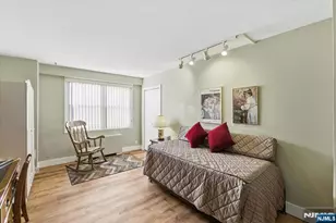 2077 Center 9A, Fort Lee, NJ 07024 - Photo 14