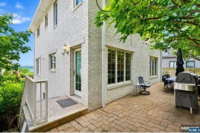 750 Undercliff Avenue, Edgewater, NJ 07020 - Photo 20