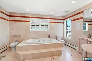 750 Undercliff Ave, Edgewater, NJ 07020 - Photo 12