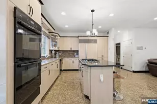 750 Undercliff Ave, Edgewater, NJ 07020 - Photo 6