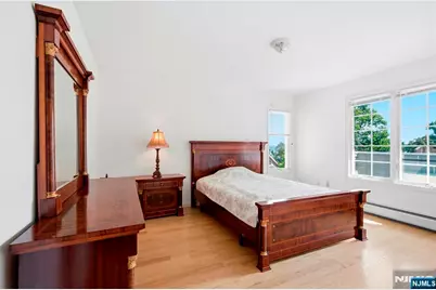 750 Undercliff Avenue, Edgewater, NJ 07020 - Photo 16