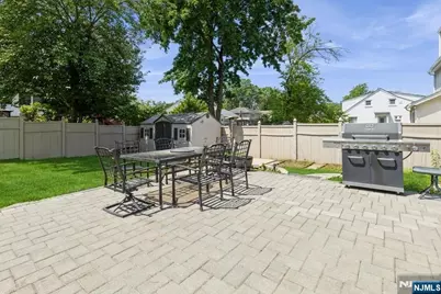 150 Pleasant Avenue, Bergenfield, NJ 07621 - Photo 38