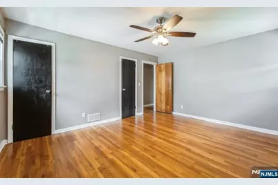 150 Pleasant Avenue, Bergenfield, NJ 07621 - Photo 26