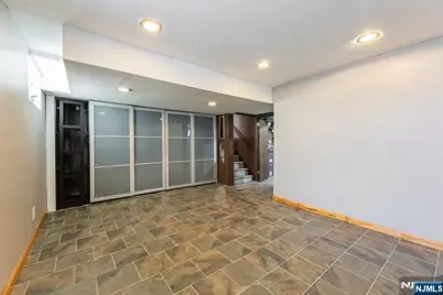 150 Pleasant Avenue, Bergenfield, NJ 07621 - Photo 20