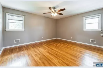 150 Pleasant Avenue, Bergenfield, NJ 07621 - Photo 24