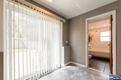 150 Pleasant Avenue, Bergenfield, NJ 07621 - Photo 14