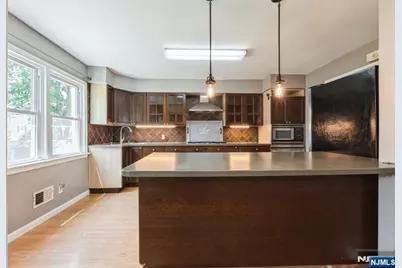150 Pleasant Avenue, Bergenfield, NJ 07621 - Photo 8