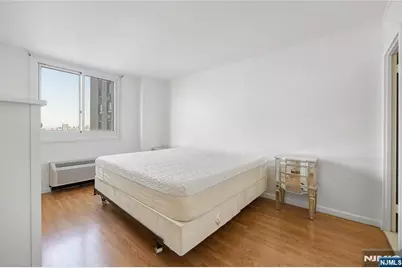 100 Manhattan Avenue 910 #910, Union City, NJ 07087 - Photo 18