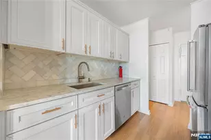 100 Manhattan Ave 910, Union City, NJ 07087 - Photo 12