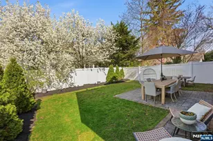 301 Roosevelt Ave, Hasbrouck Heights, NJ 07604 - Photo 30