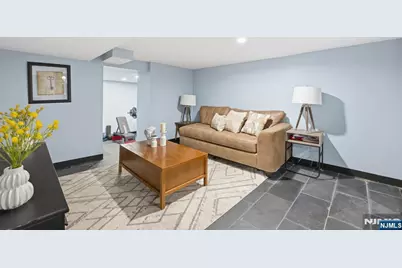 301 Roosevelt Avenue, Hasbrouck Heights, NJ 07604 - Photo 28