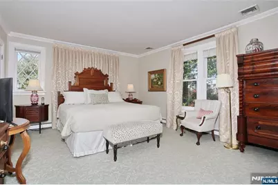 339 Highwood Avenue, Leonia, NJ 07605 - Photo 20
