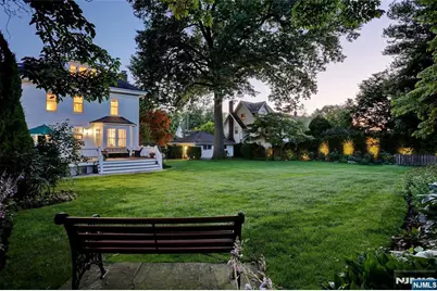 339 Highwood Avenue, Leonia, NJ 07605 - Photo 44