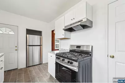 272 Clay Street 2 #2, Hackensack, NJ 07601 - Photo 10