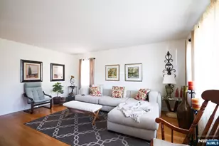 118 Diamond Bridge Ave 1, Hawthorne, NJ 07506 - Photo 4