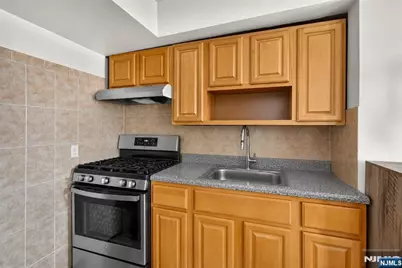 609 38th Street, Union City, NJ 07087 - Photo 32