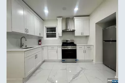 7 Circle Avenue 2 #2, Paterson, NJ 07522 - Photo 1