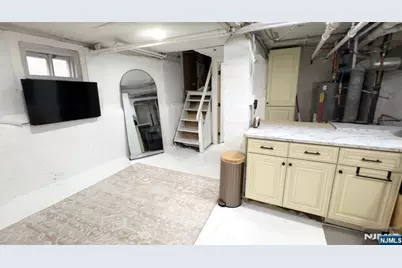 140 Beach Street, Jersey City, NJ 07307 - Photo 20