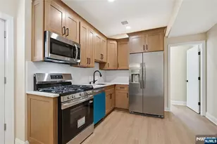 30 Edison St, Bloomfield, NJ 07003 - Photo 2