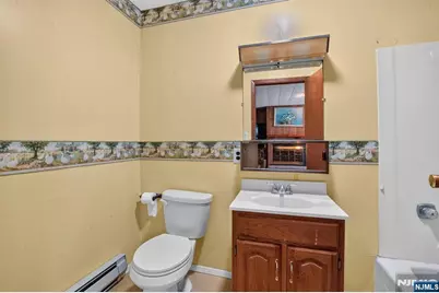 185 Reldyes Avenue, Leonia, NJ 07605 - Photo 12