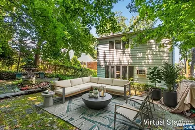 185 Reldyes Avenue, Leonia, NJ 07605 - Photo 22