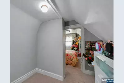 349 Undercliff Avenue, Edgewater, NJ 07020 - Photo 12