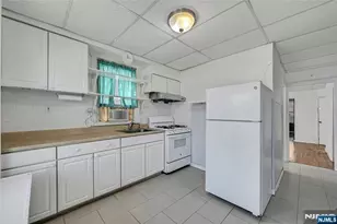 349 Undercliff Ave, Edgewater, NJ 07020 - Photo 8