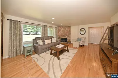 60 Sunset Court, Mahwah, NJ 07430 - Photo 8