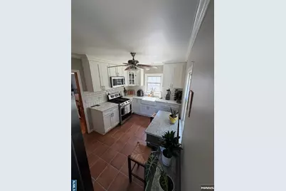 734 E Clark Avenue, Ridgefield, NJ 07657 - Photo 4