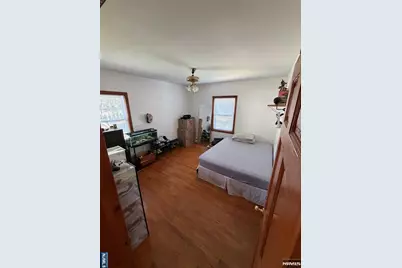 734 E Clark Avenue, Ridgefield, NJ 07657 - Photo 10